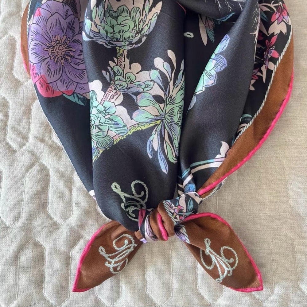 Daks scarf - Picture 3 of 9